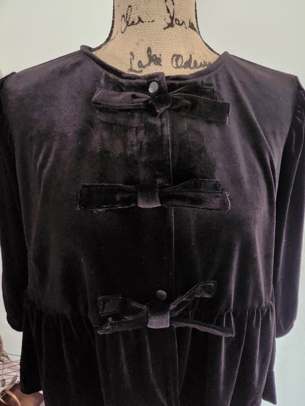 Velvet Heart Black Velvet 3 Bow Front Top Sz M